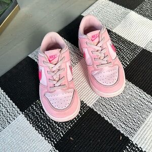 New Nike Triple pink dunks